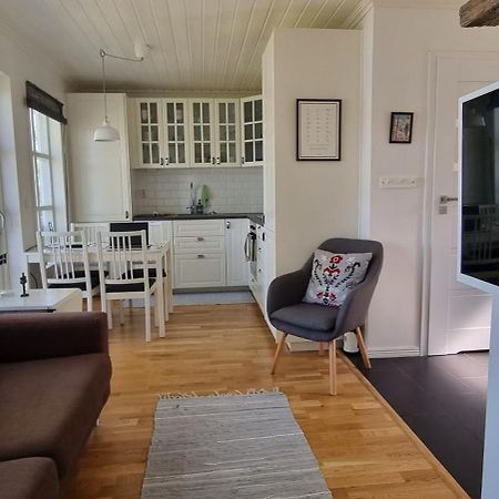 Mysig Stuga Med Sjoetomt, Naera Jaervsoebacken Extérieur photo