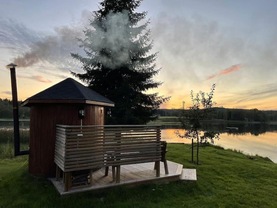 Mysig Stuga Med Sjoetomt, Naera Jaervsoebacken Extérieur photo