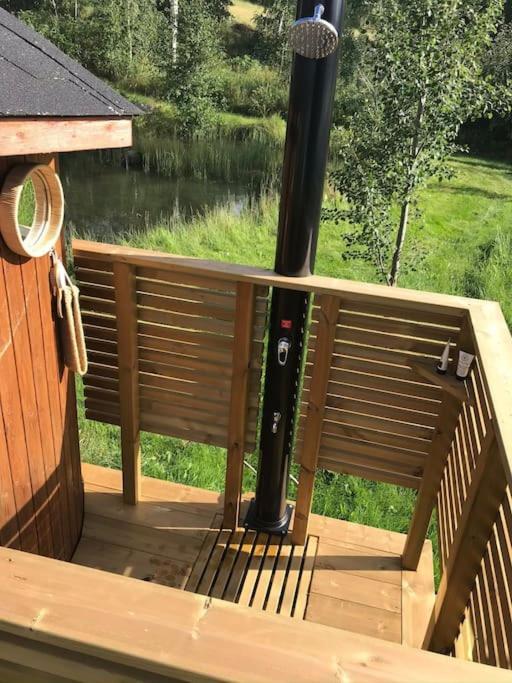 Mysig Stuga Med Sjoetomt, Naera Jaervsoebacken Extérieur photo