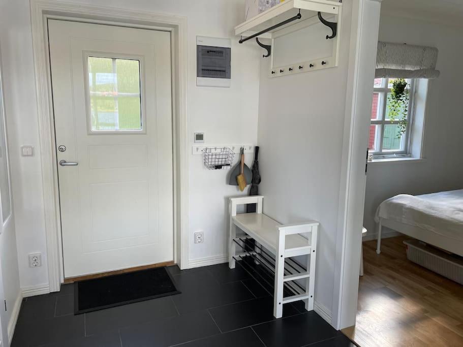 Mysig Stuga Med Sjoetomt, Naera Jaervsoebacken Extérieur photo