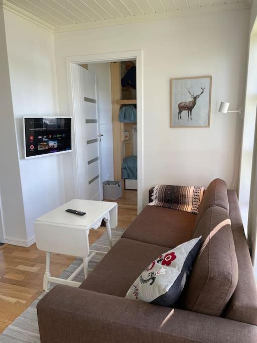 Mysig Stuga Med Sjoetomt, Naera Jaervsoebacken Extérieur photo